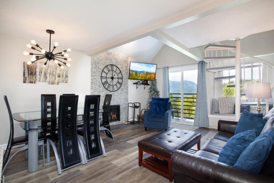 Skyfield Suites | Hot tub & Pool Access Apartment in Gatlinburg