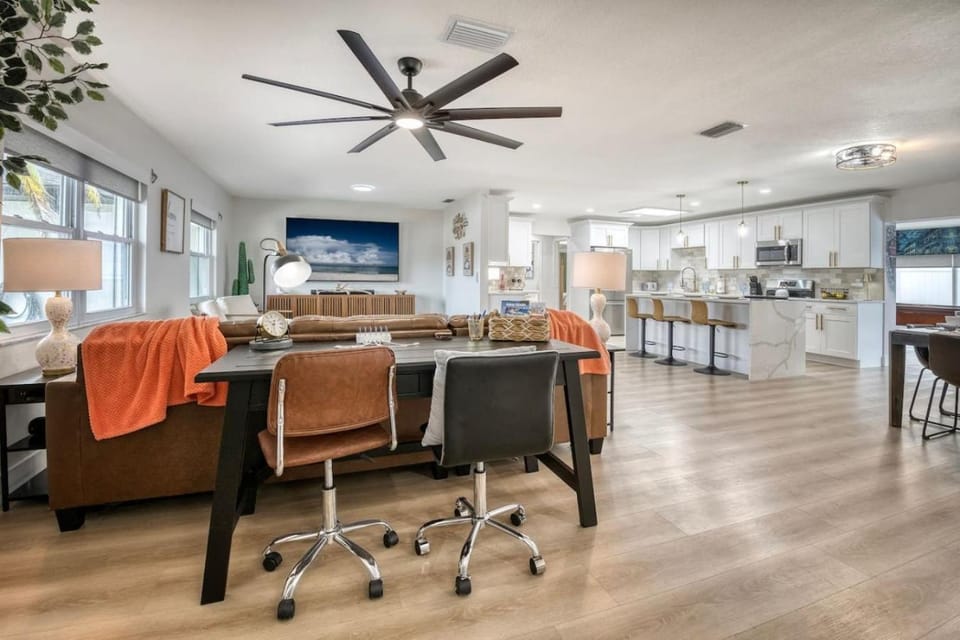 Hibiscus House House in Bradenton