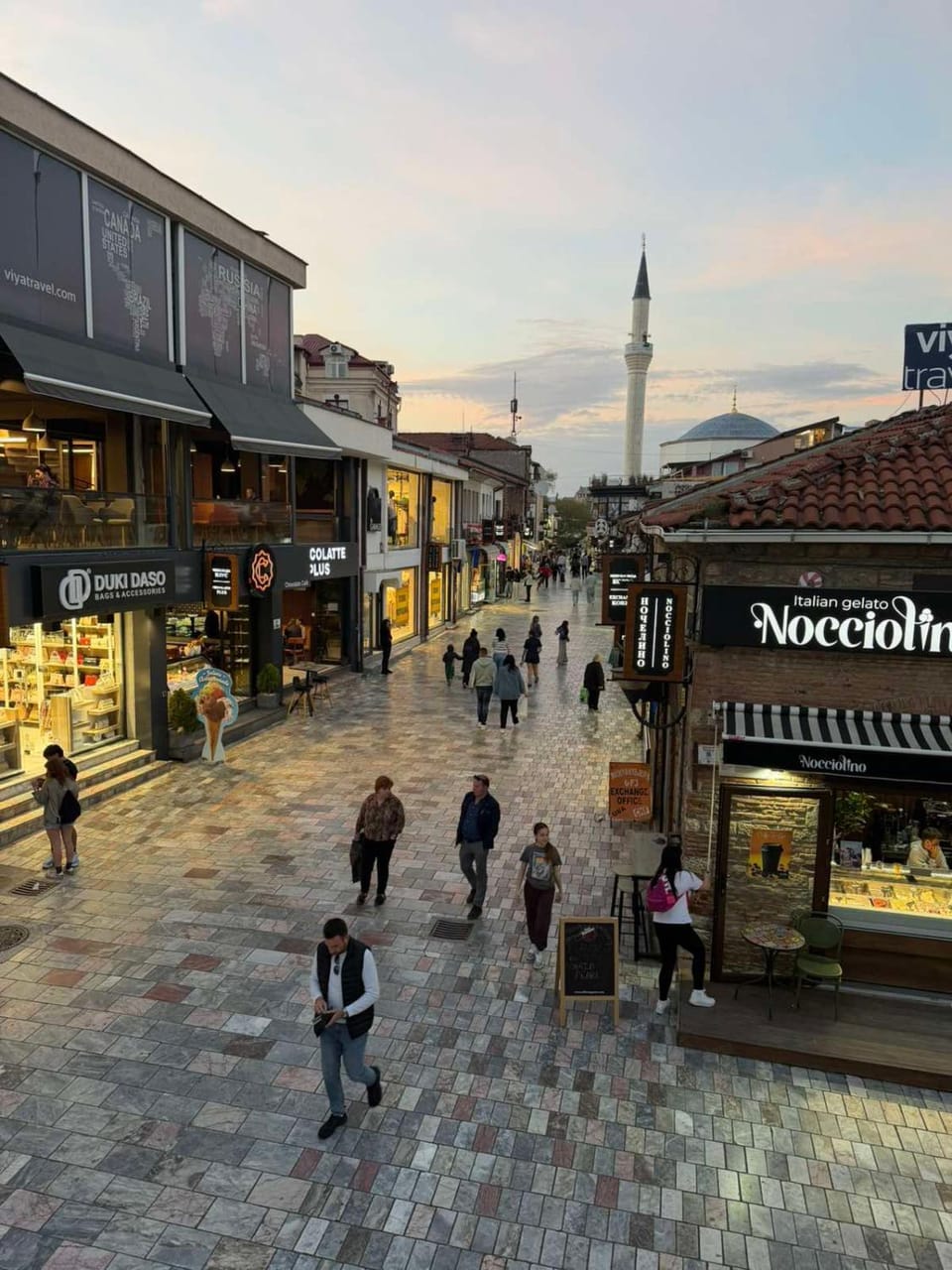 Nearby landmark, People, Street view, Location