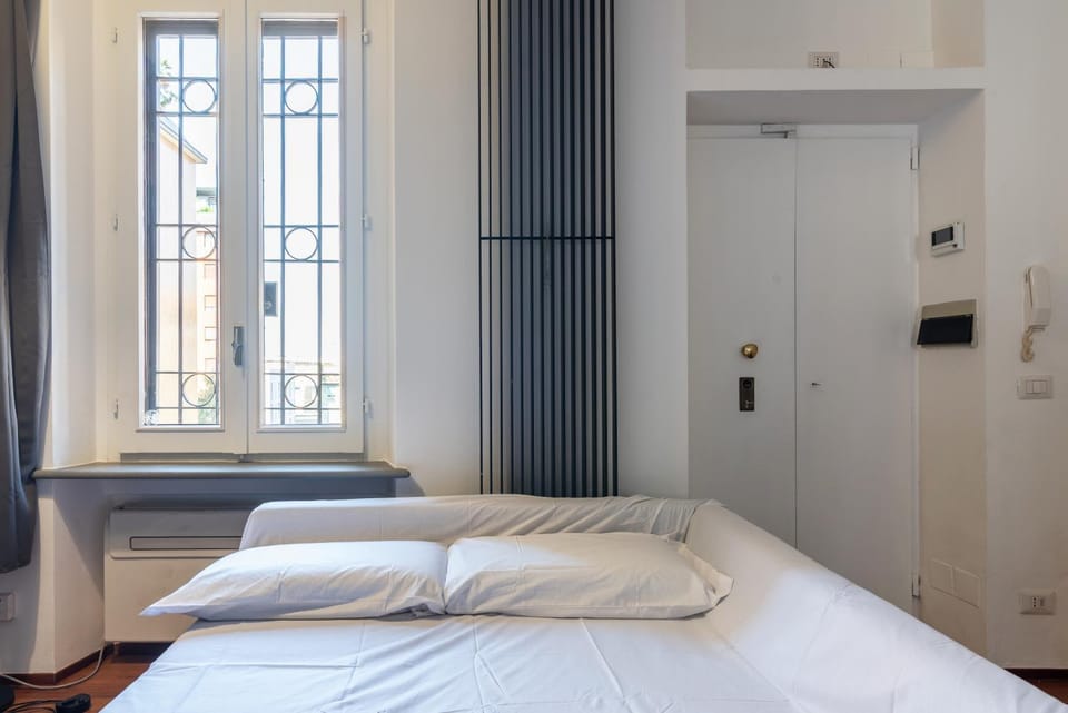Bed, Living room