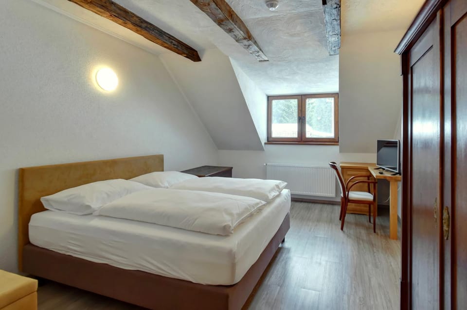 Zamecka Fortovna Obora - Forester House Apartment in Czechia