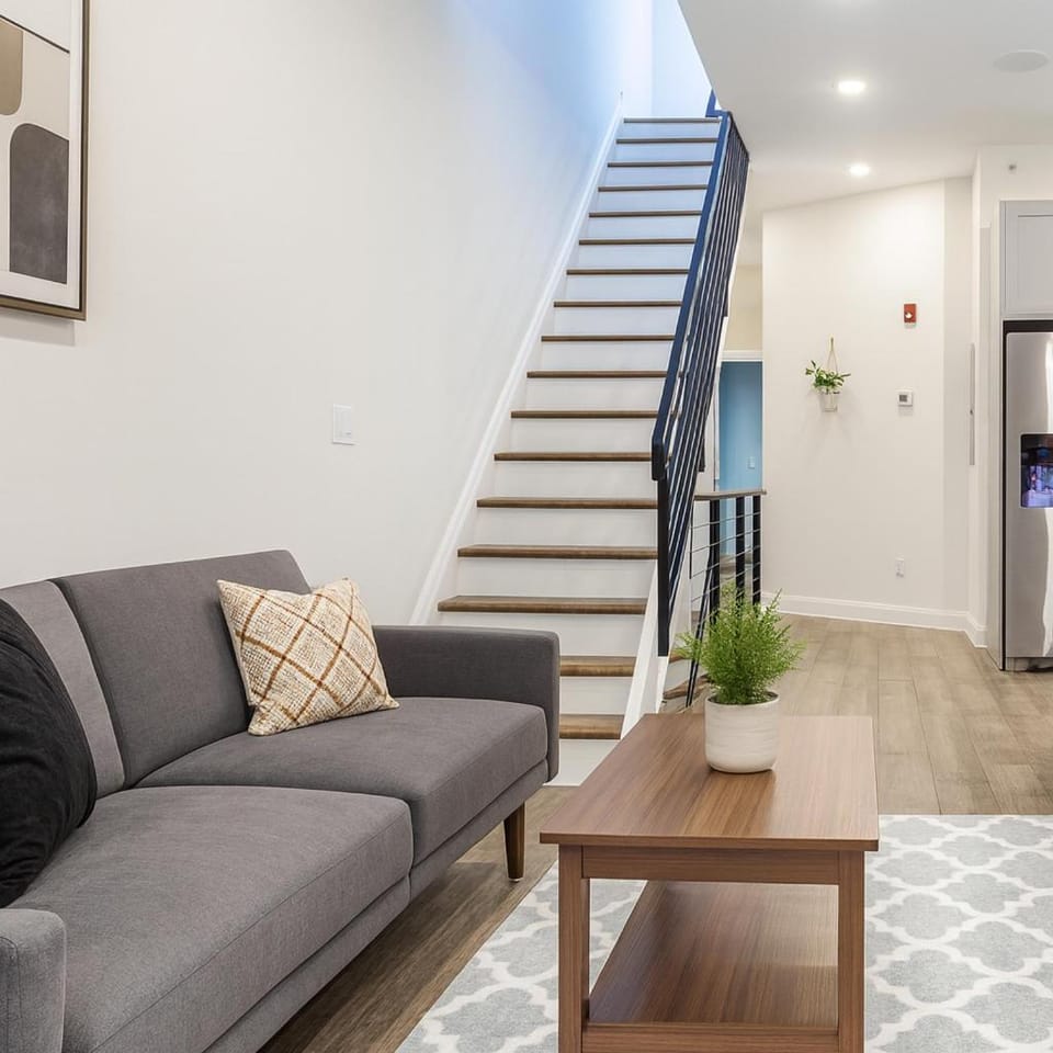 Spacious 3BR3BA Near Temple Sleeps 6 WD Wifi Apartment in Philadelphia