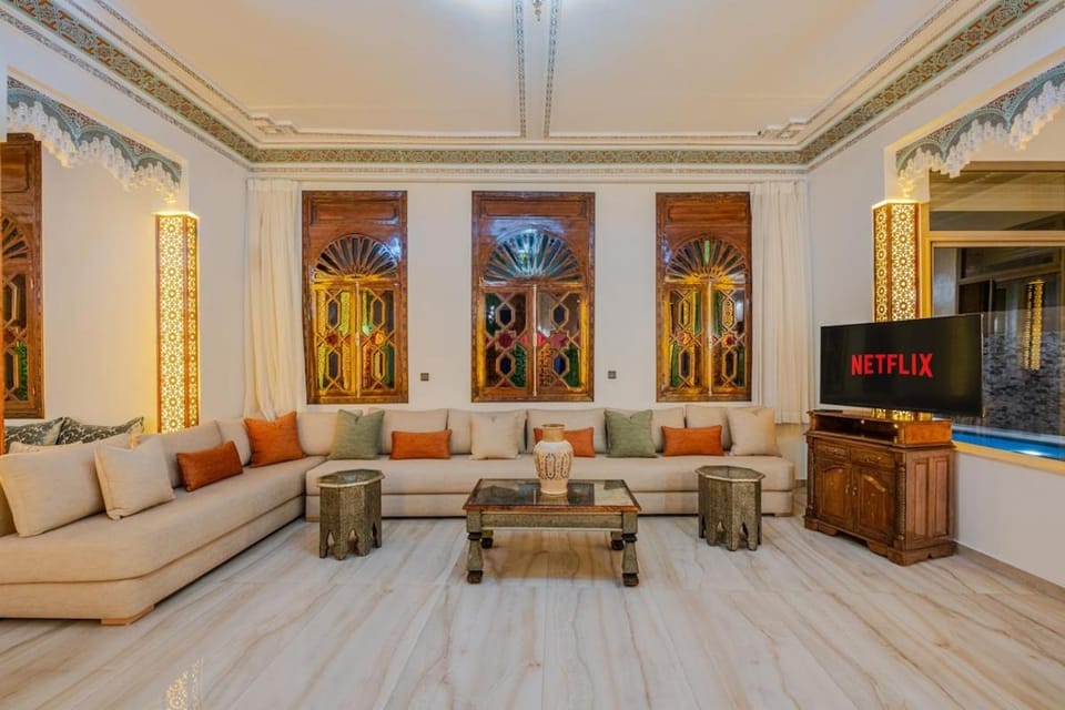 Luxury oasis piscine vue l atlas Villa in Marrakesh