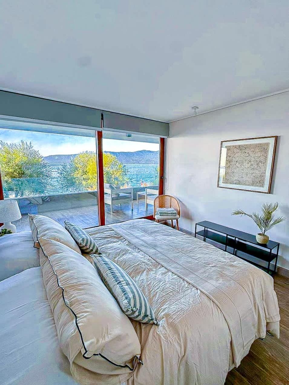Bed, Natural landscape, View (from property/room), Balcony/Terrace, Photo of the whole room, Bedroom