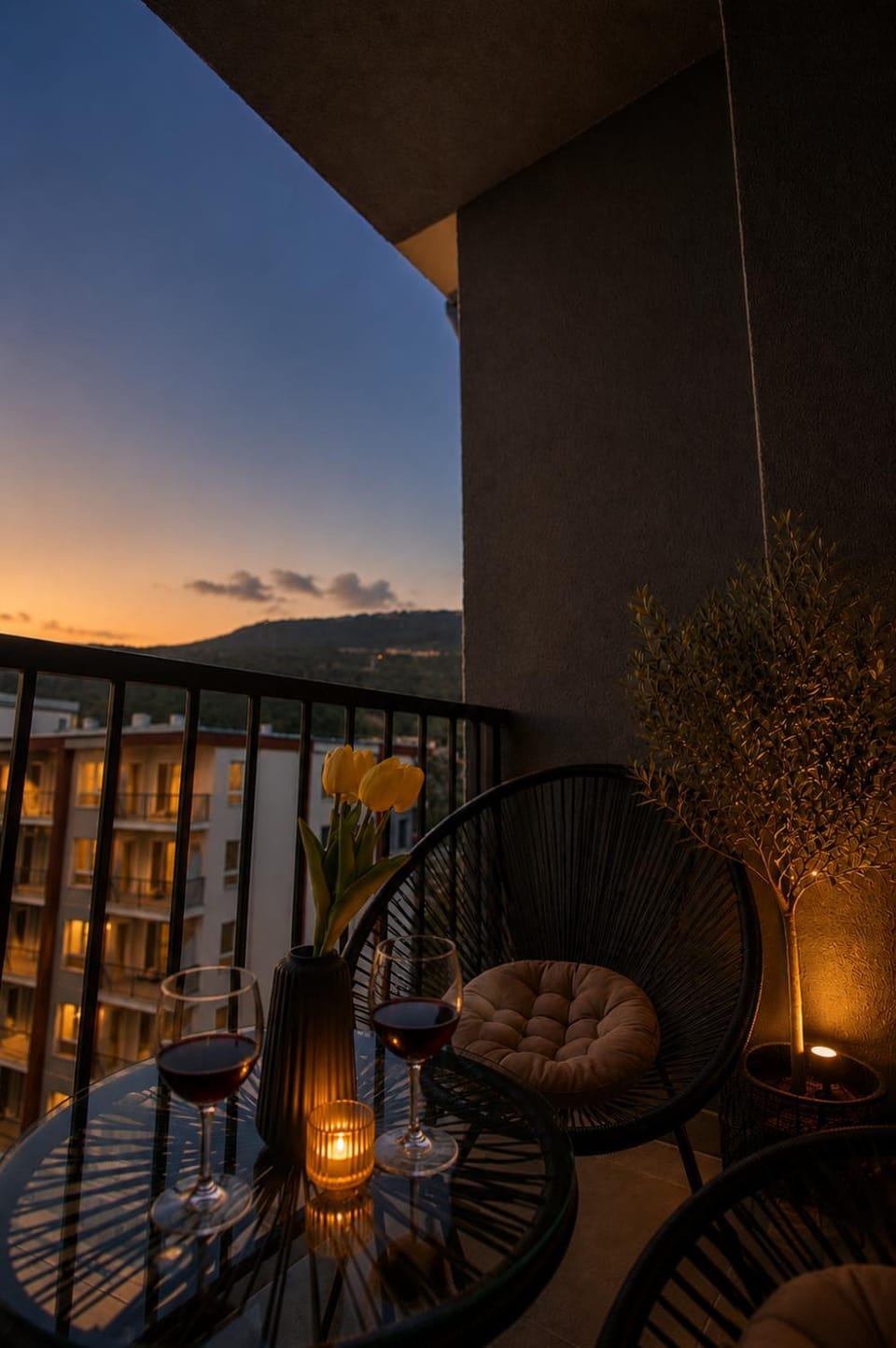 Patio, Natural landscape, View (from property/room), Balcony/Terrace, Seating area, Dining area, Mountain view