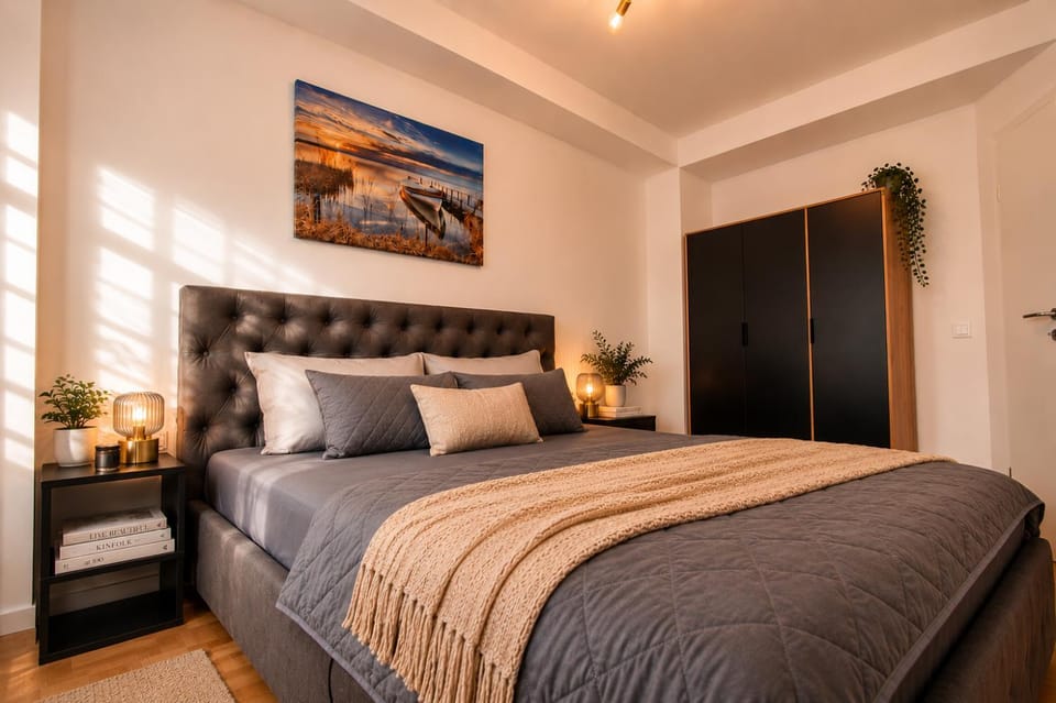 Bed, Photo of the whole room, Bedroom, wardrobe