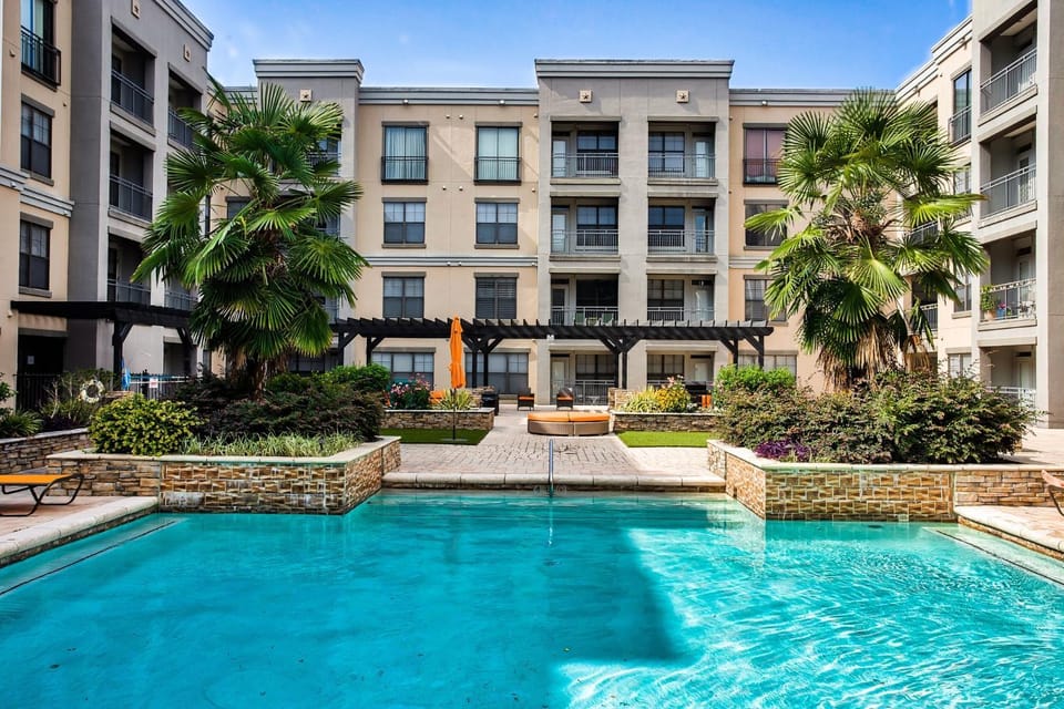 Sleepover | Comfortable 1BD/1BA + Pool - LIT Apartment in Little Rock