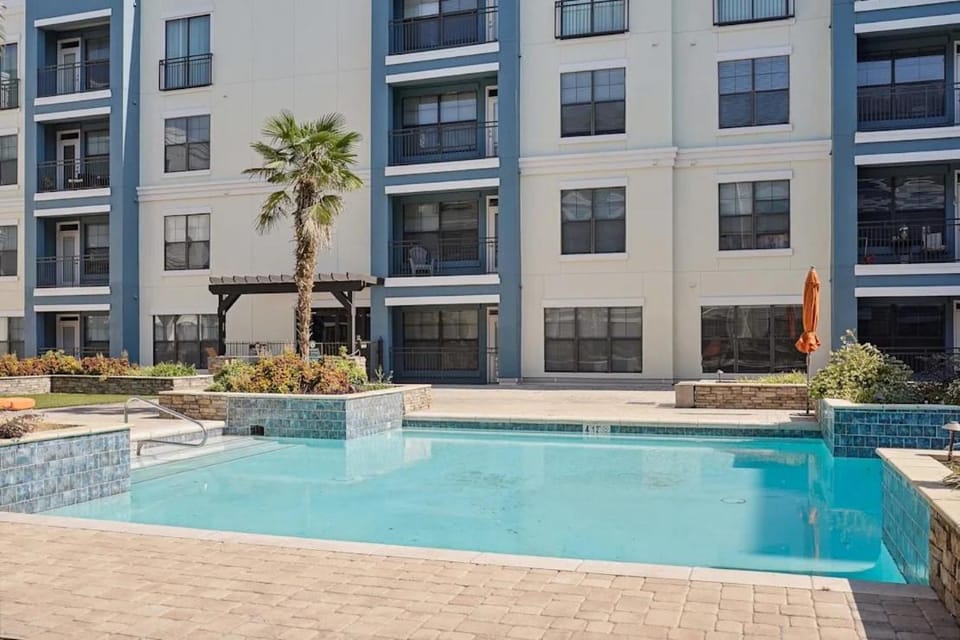 Sleepover | Comfortable 1BD/1BA + Pool - LIT Apartment in Little Rock