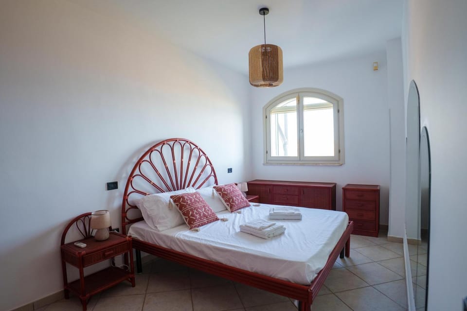 Bed, Photo of the whole room, towels