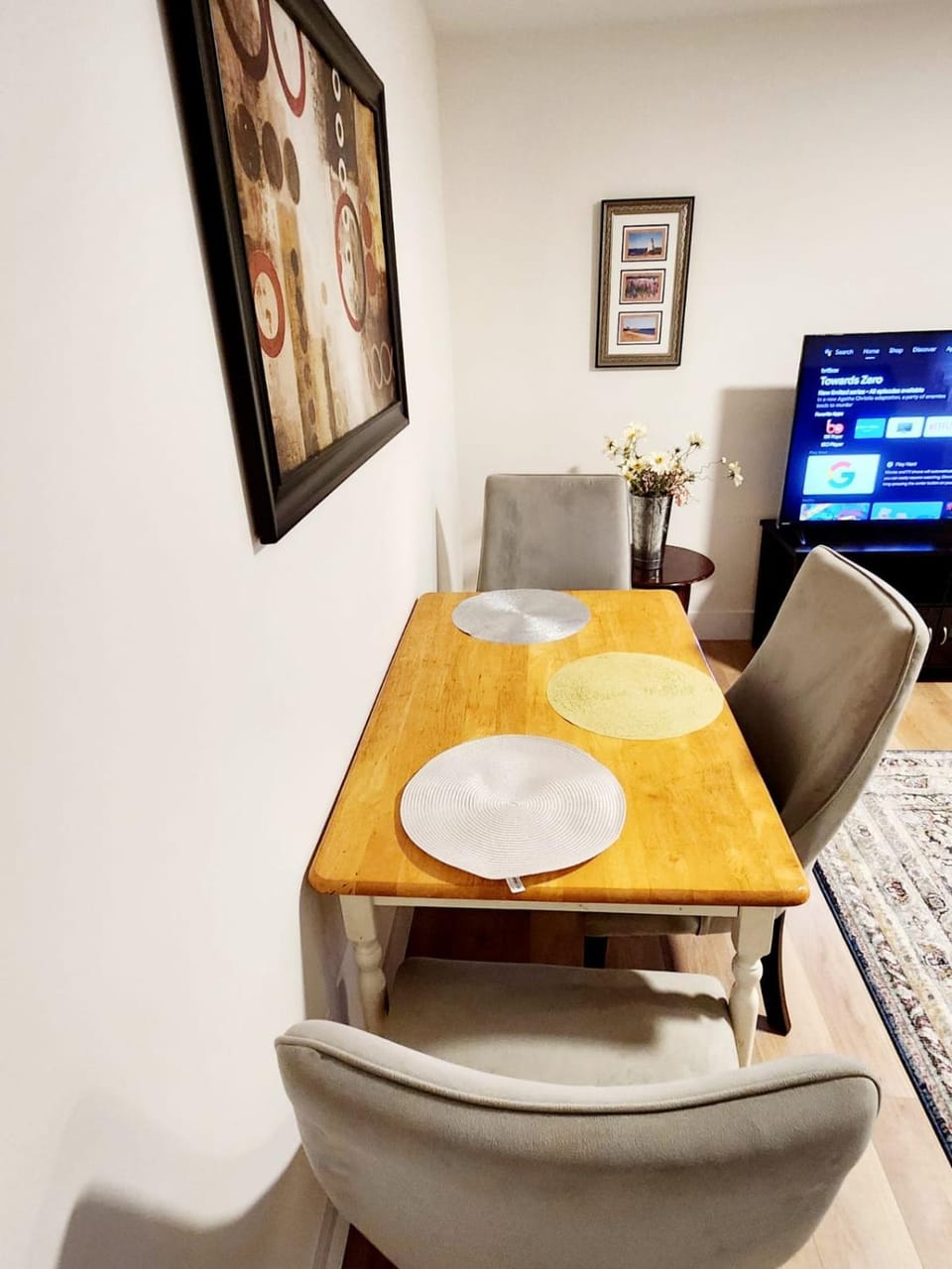 Serene Luxury Suite Apartment in Dieppe