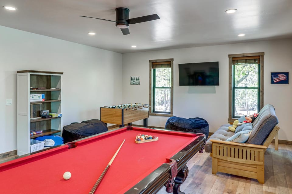 Spacious Family Gem w/ Patio, 3 Mi to Rainbow Lake House in Pinetop-Lakeside