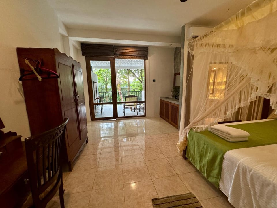 Brinkhouse Guesthouse , Unawatuna beach Bed and Breakfast in Southern Province
