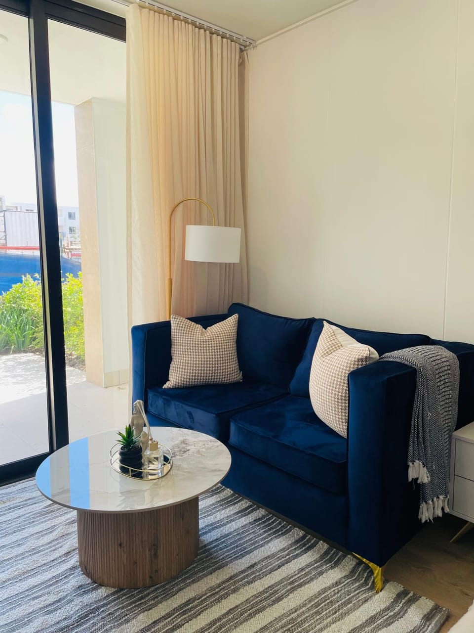 One Rosebank Luxe Unlimited WiFi Walk to Mall and Gautrain Apartment in Johannesburg