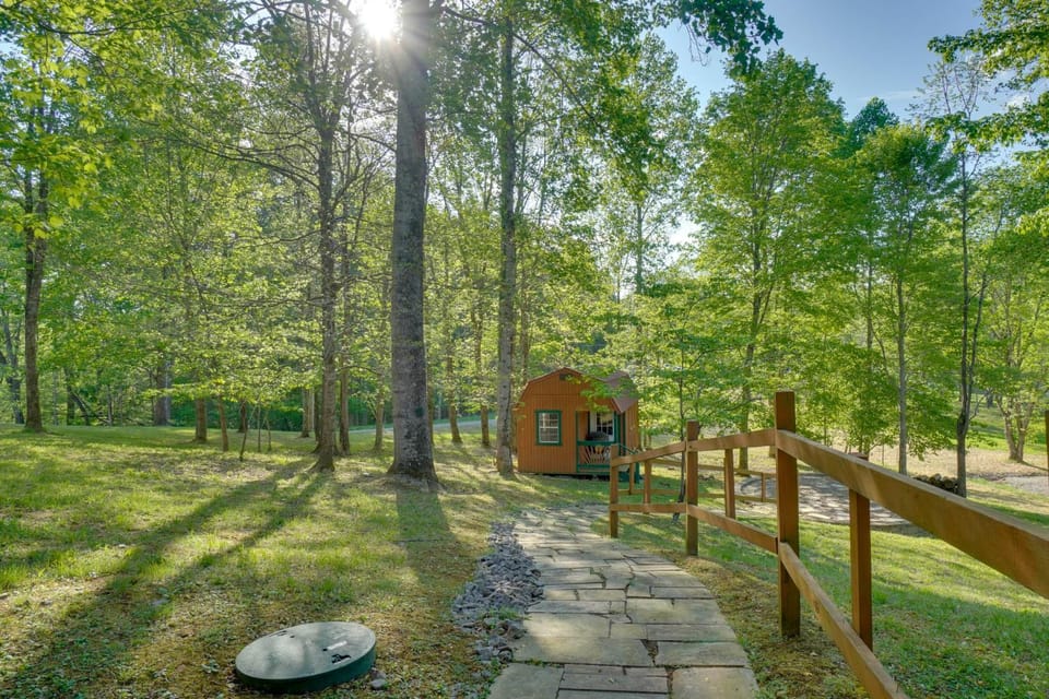 'Sunset Blue' Cabin Near Obey River Cabin in Tennessee