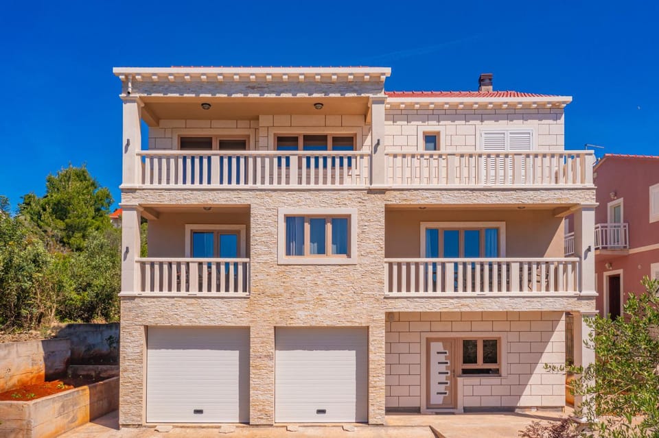 Property building, Day