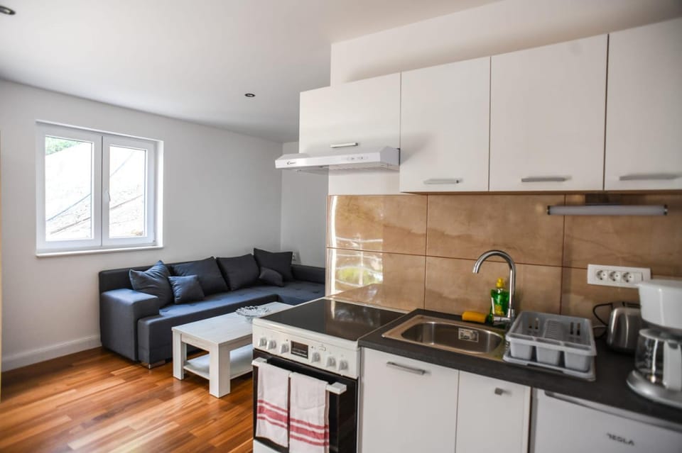 Kitchen or kitchenette, Living room, Seating area