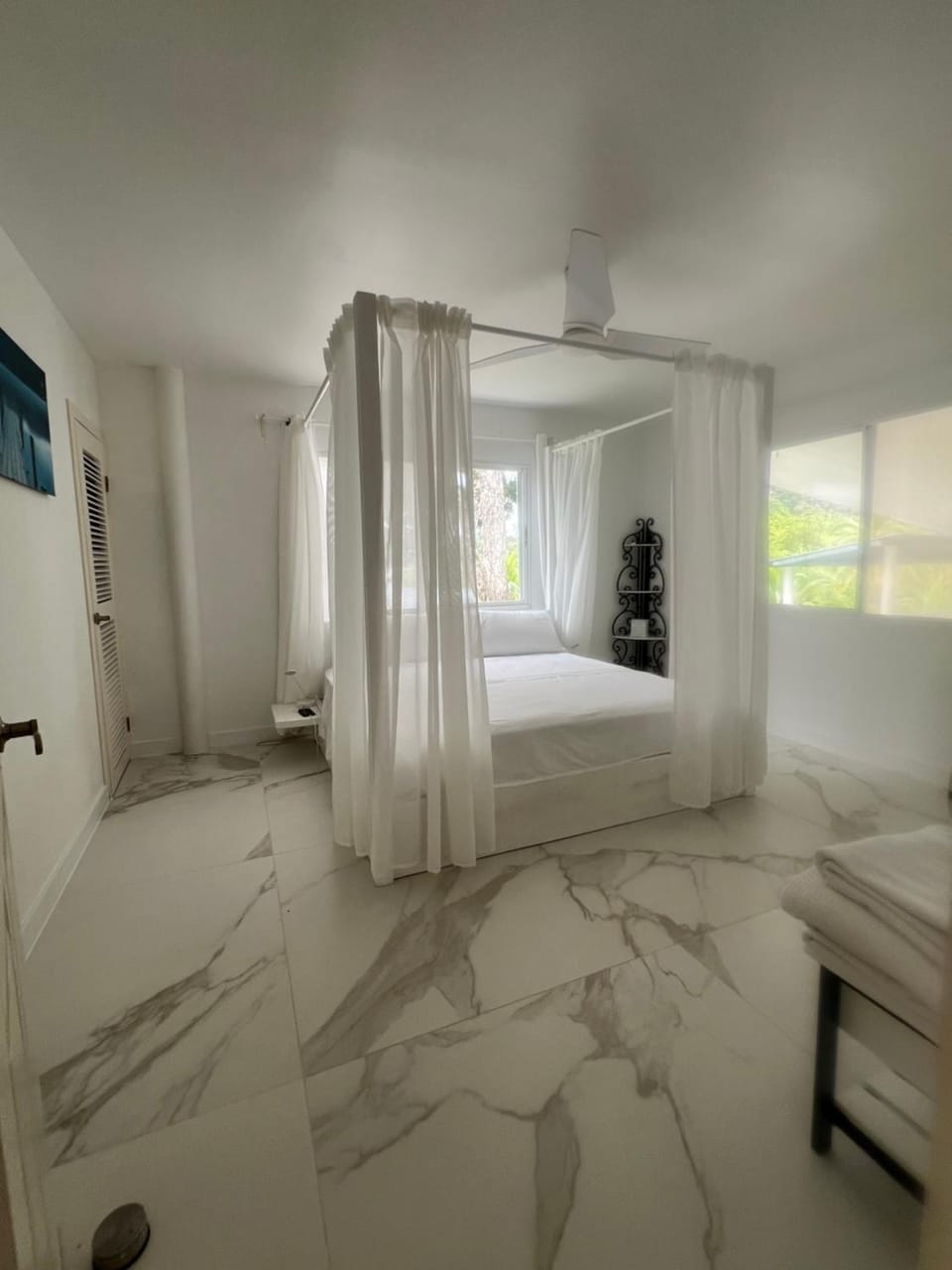 Casa Blanca Bed and Breakfast in Bocas del Toro Province