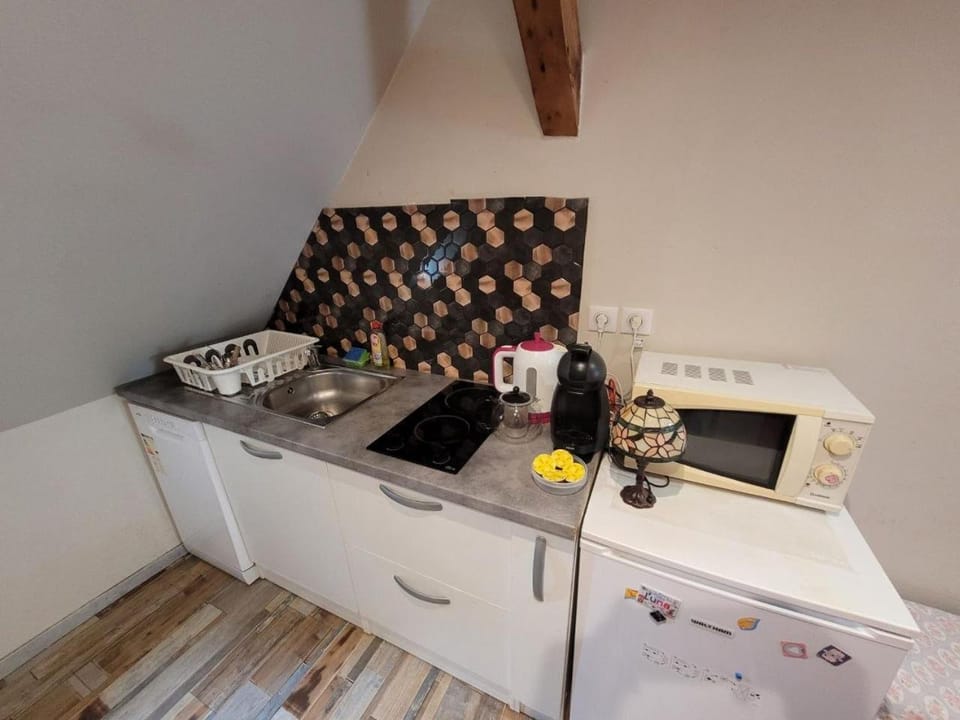 Coffee/tea facilities, Communal kitchen, stove