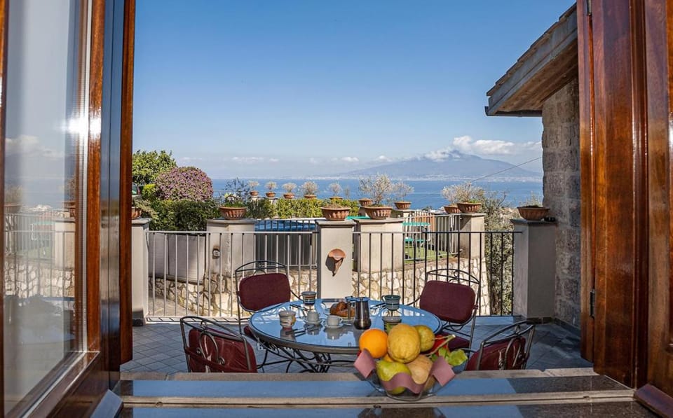 Luxury Villa Donna Tittina Sorrento Villa in Priora