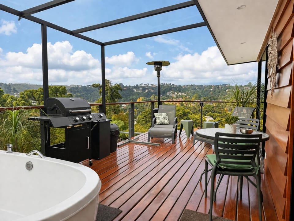 Patio, Natural landscape, View (from property/room), Balcony/Terrace, Seating area, Dining area