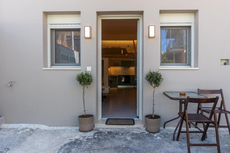 Patio, Parking