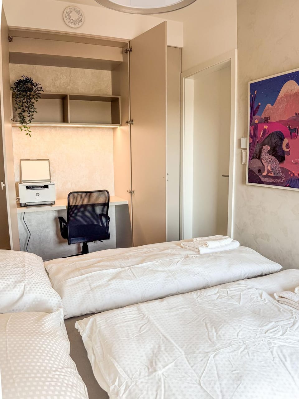 Bed, Bedroom, air conditioner