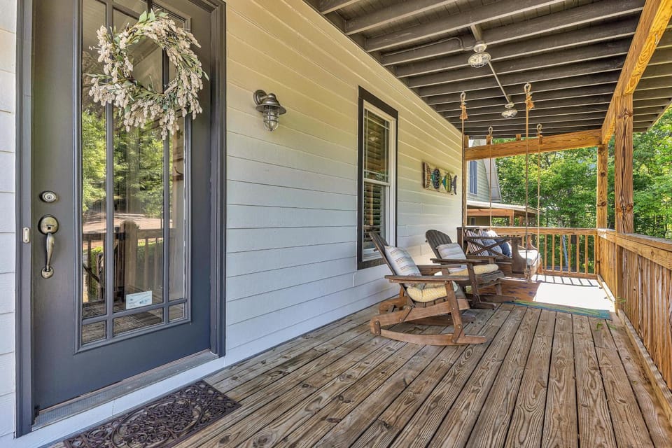 No Worries on Lake Martin House in Lake Martin