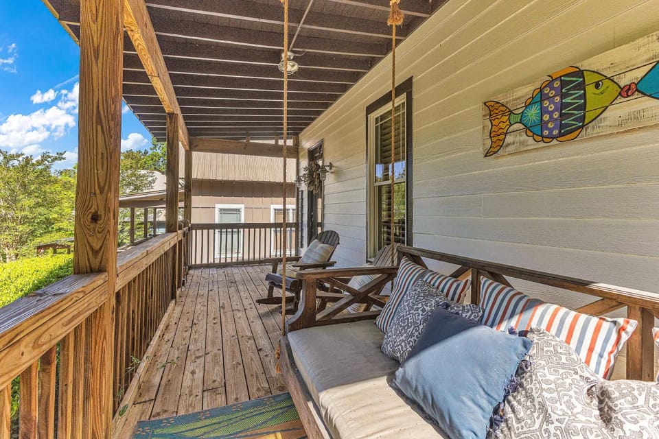 No Worries on Lake Martin House in Lake Martin