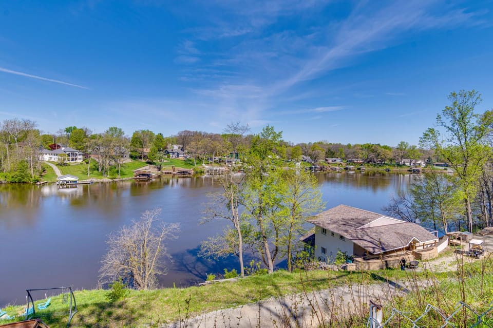 Family Home in Monticello! Water-View Retreat House in Indiana