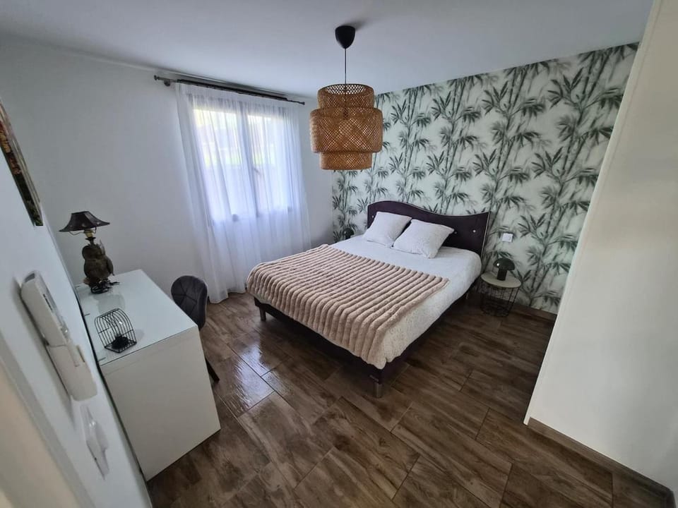 La Gelinotte gîte avec jardin et spa House in Thiers