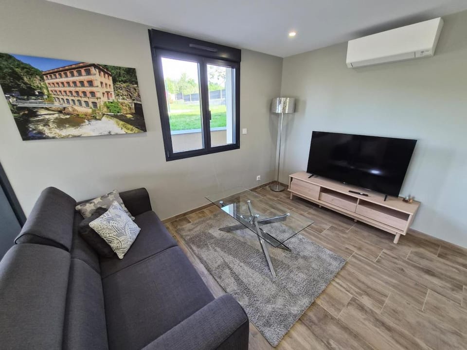 La Gelinotte gîte avec jardin et spa House in Thiers