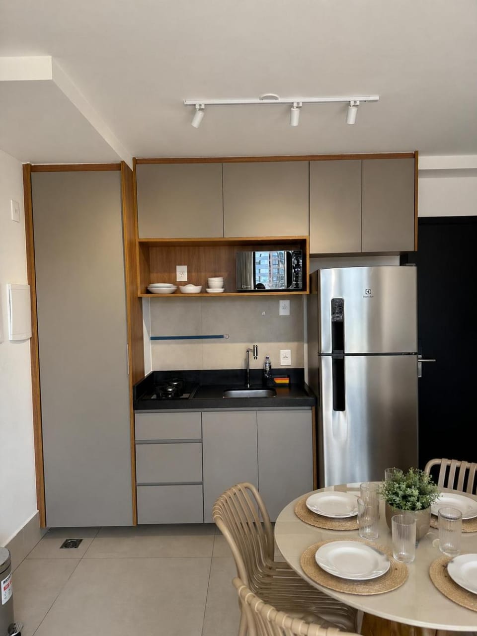 Communal kitchen, microwave, stove
