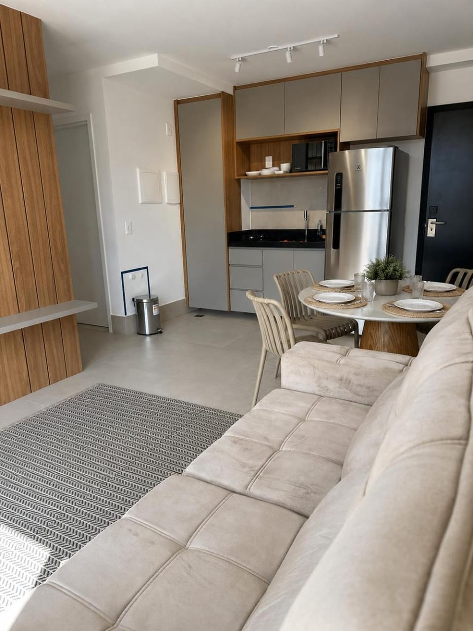 Communal lounge/ TV room, Living room, Communal kitchen, Meals