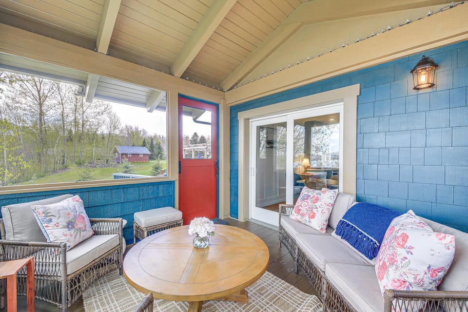 Stunning Sandpoint Lakefront Home: Hot Tub + Dock House in Lake Pend Oreille