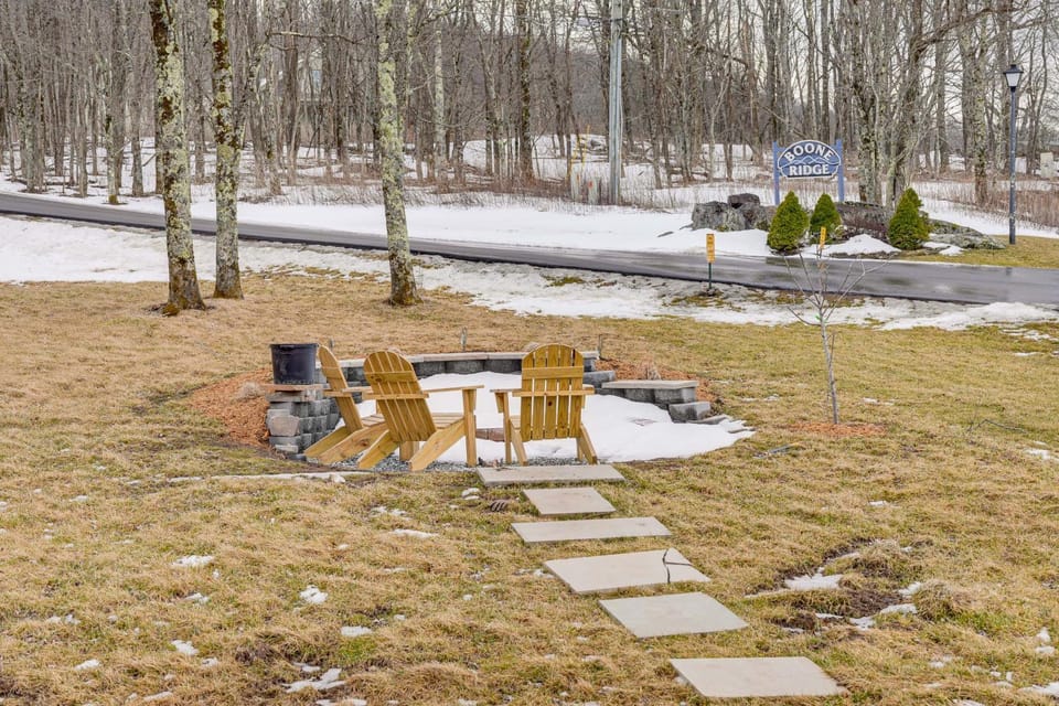Handcrafted Tiny Home, Near Dtwn Boone House in Brushy Fork