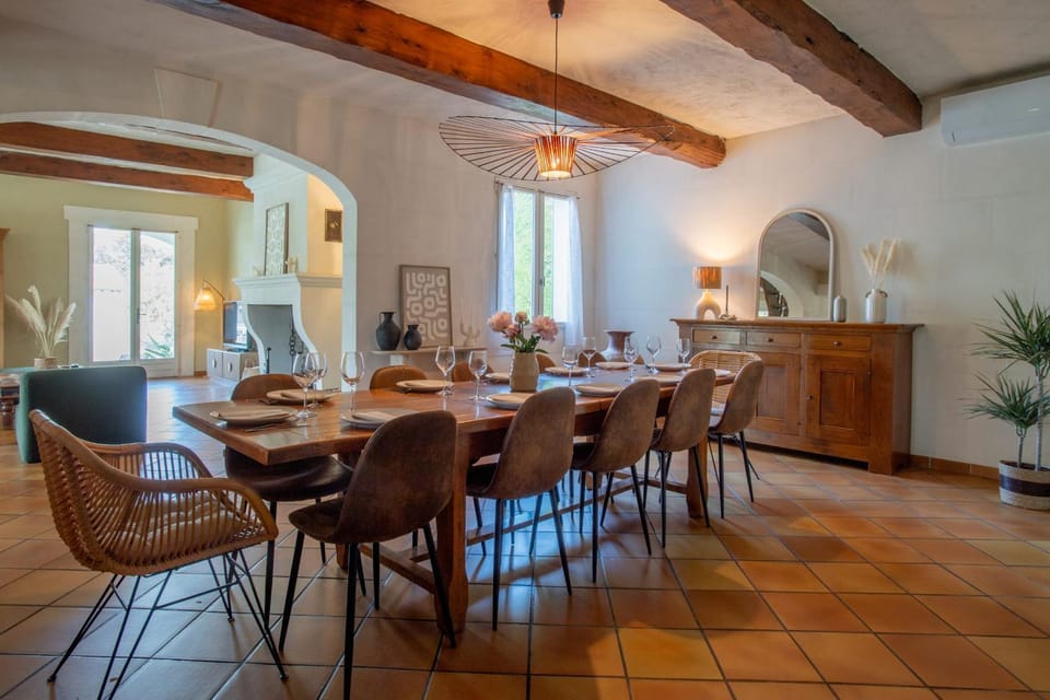 Maison 4 chambres avec piscine à Fontvieille House in Fontvieille