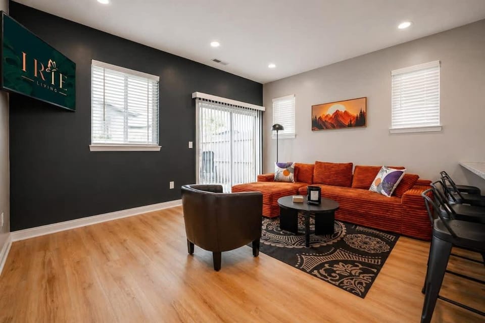 IRIE Living-Serene Kg 2Bd Gym Pool BRAND NEW House in Indiana
