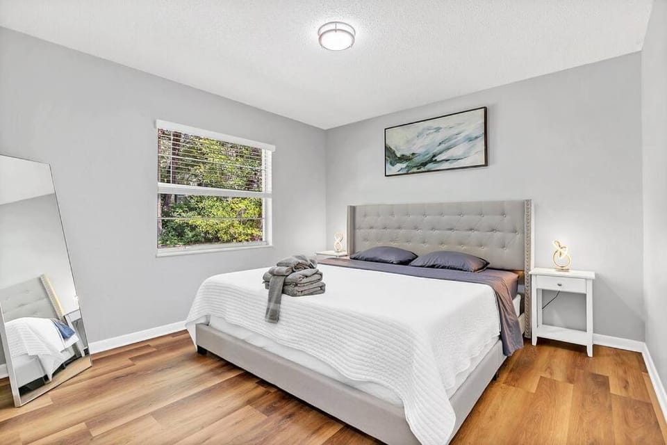Blue Spring Getaway with Fire Pit House in Orange City