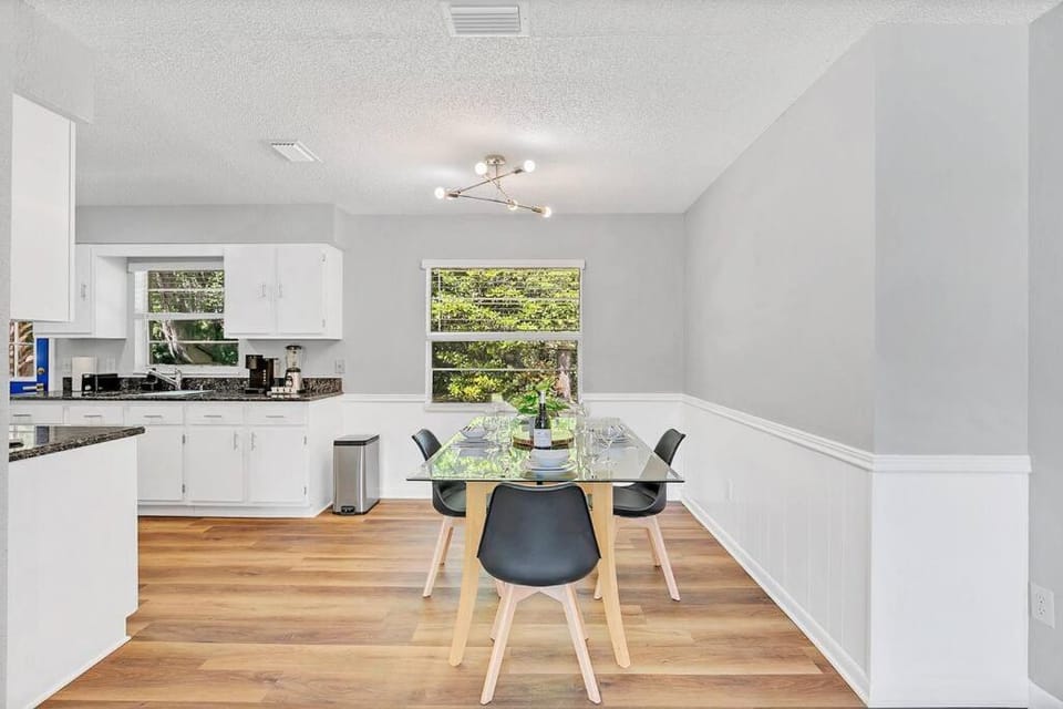 Blue Spring Getaway with Fire Pit House in Orange City