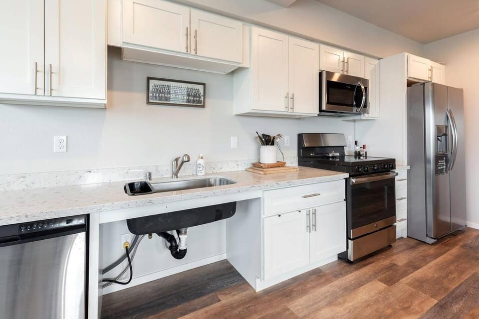 Kitchen or kitchenette
