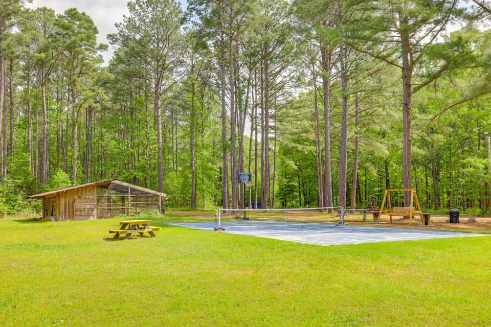 2 Mi to Greers Ferry Lake Boat Ramp! Cozy Studio Apartment in Greers Ferry Lake