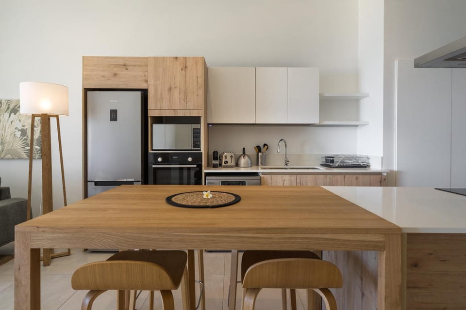 Kitchen or kitchenette, Dining area, dishwasher, oven, stove, toaster
