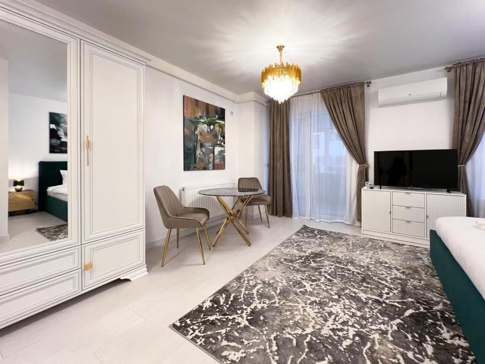 Emerald Velvet Luxury Studio Apartment in Bucharest