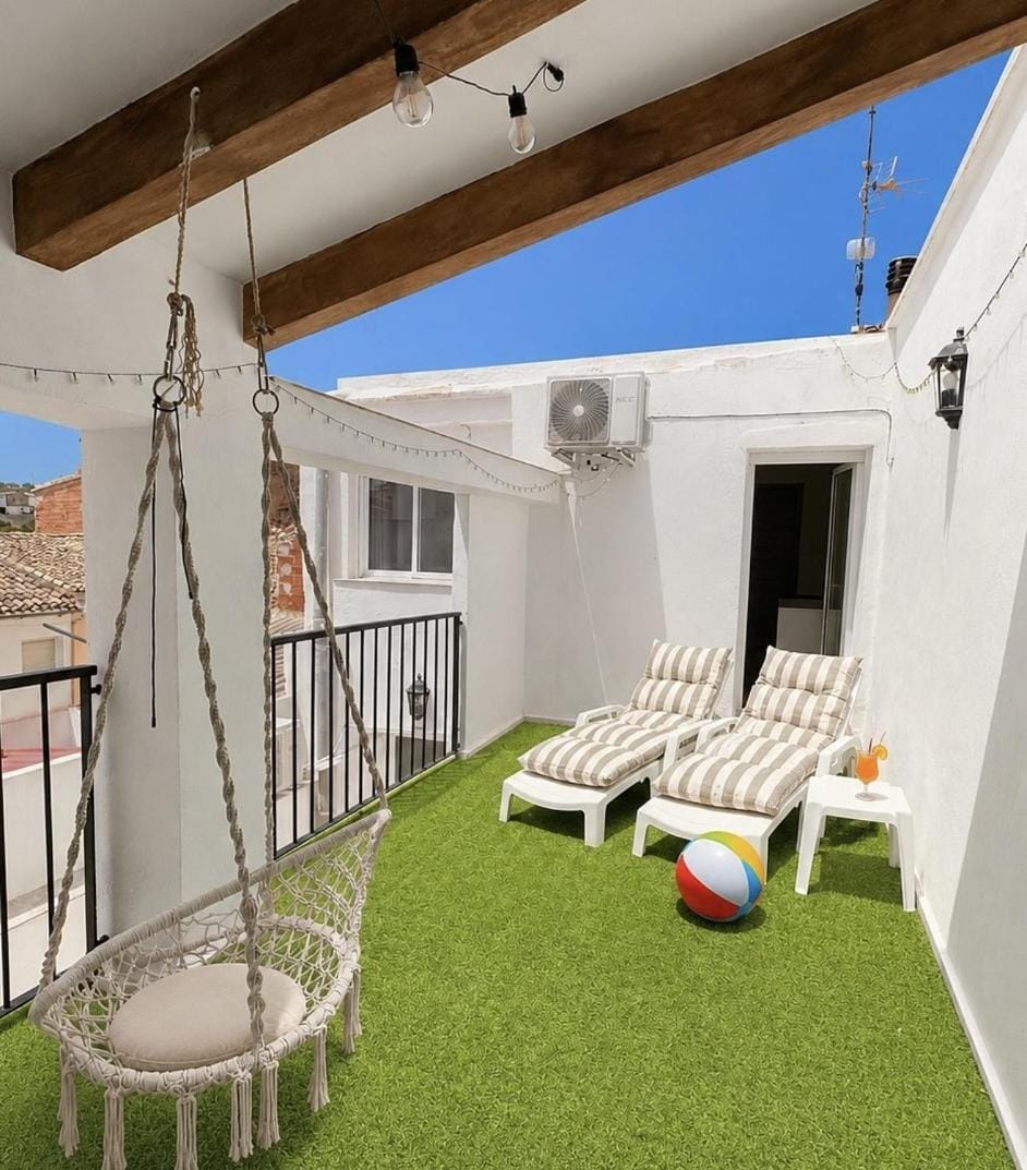 Patio, Balcony/Terrace, sunbed