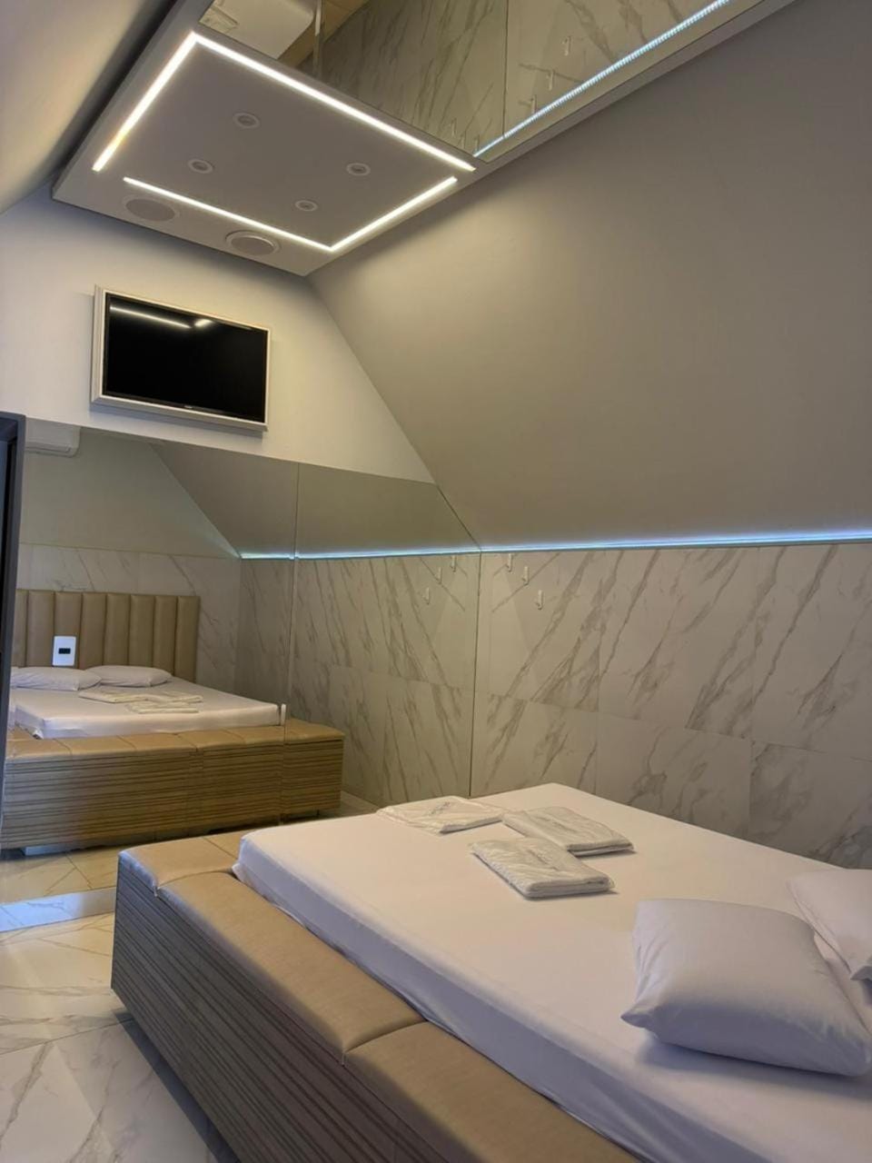 Chalé Gênus Motel - Chalé Fotos Reais - Temos ponto de recarga para carros elétricos Love hotel in Uberaba