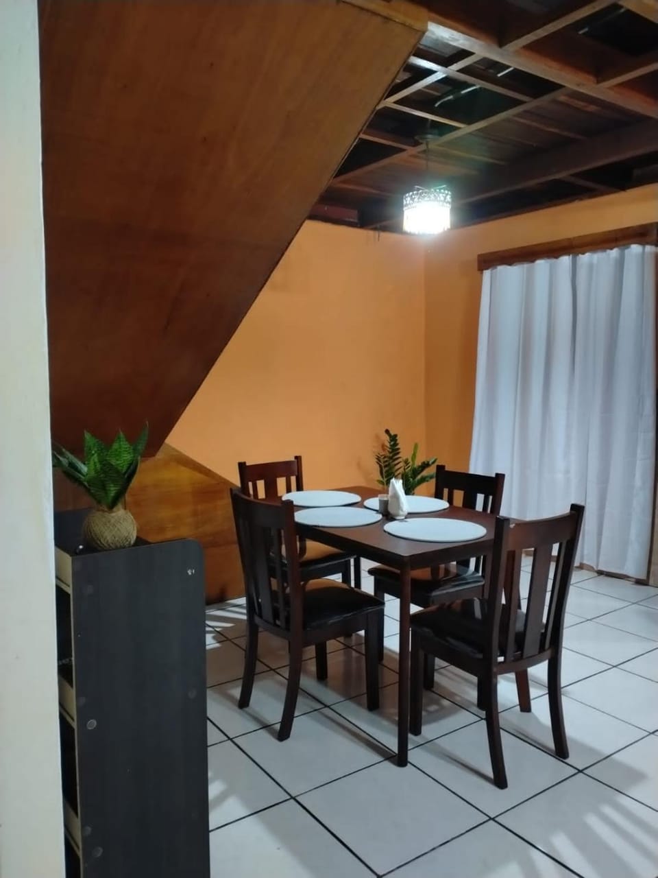Seating area, Dining area