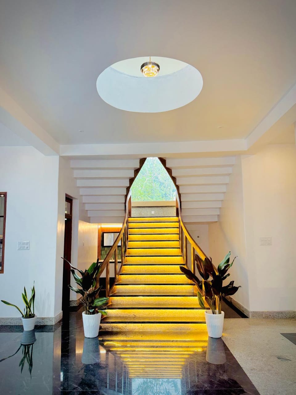 Property building, Restaurant/places to eat, Swimming pool, Breakfast