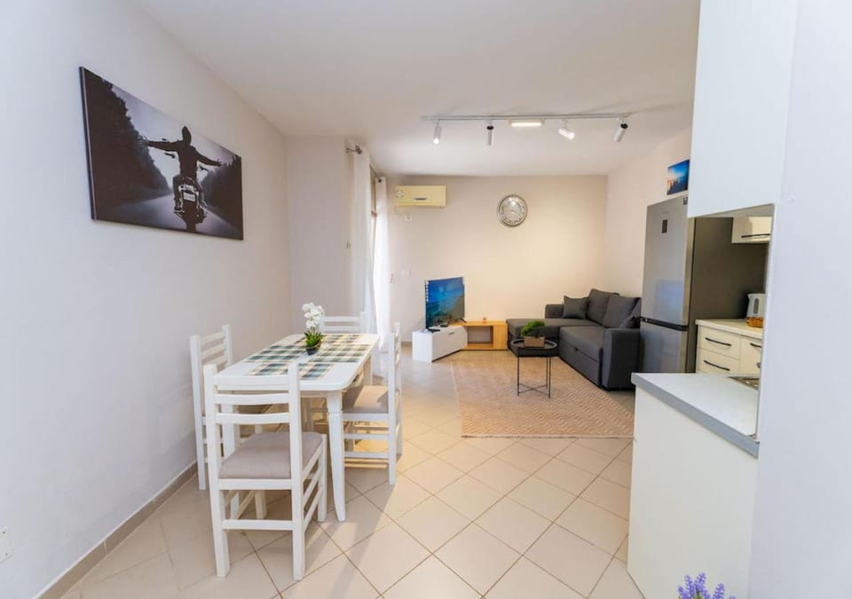 TV and multimedia, Kitchen or kitchenette, Living room, Seating area, Dining area, minibar, air conditioner