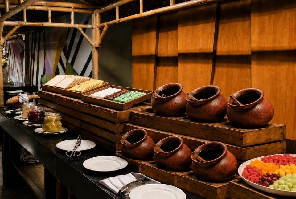 Restaurant/places to eat, Buffet breakfast