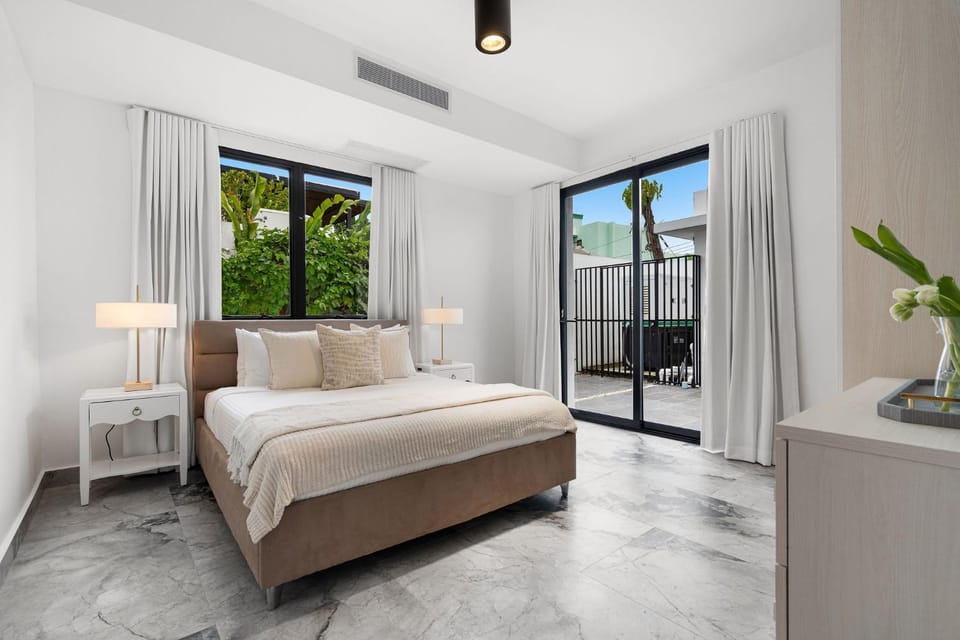 View (from property/room), Photo of the whole room, Bedroom